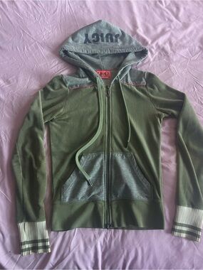 Unique Vintage Juicy Couture Green Zip-Up 💚👛
